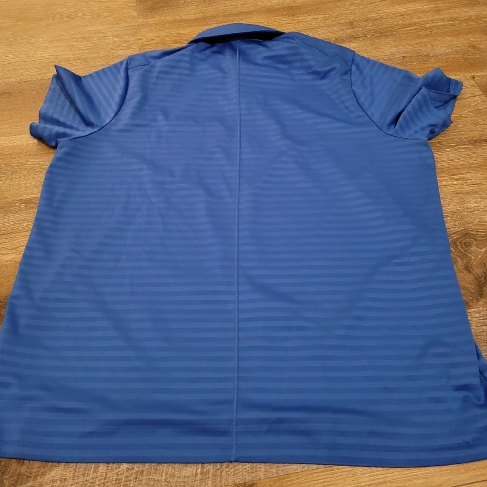 Men's Nike Dry Embossed Essential Regular-Fit Golf Polo - Picture 3 of 5